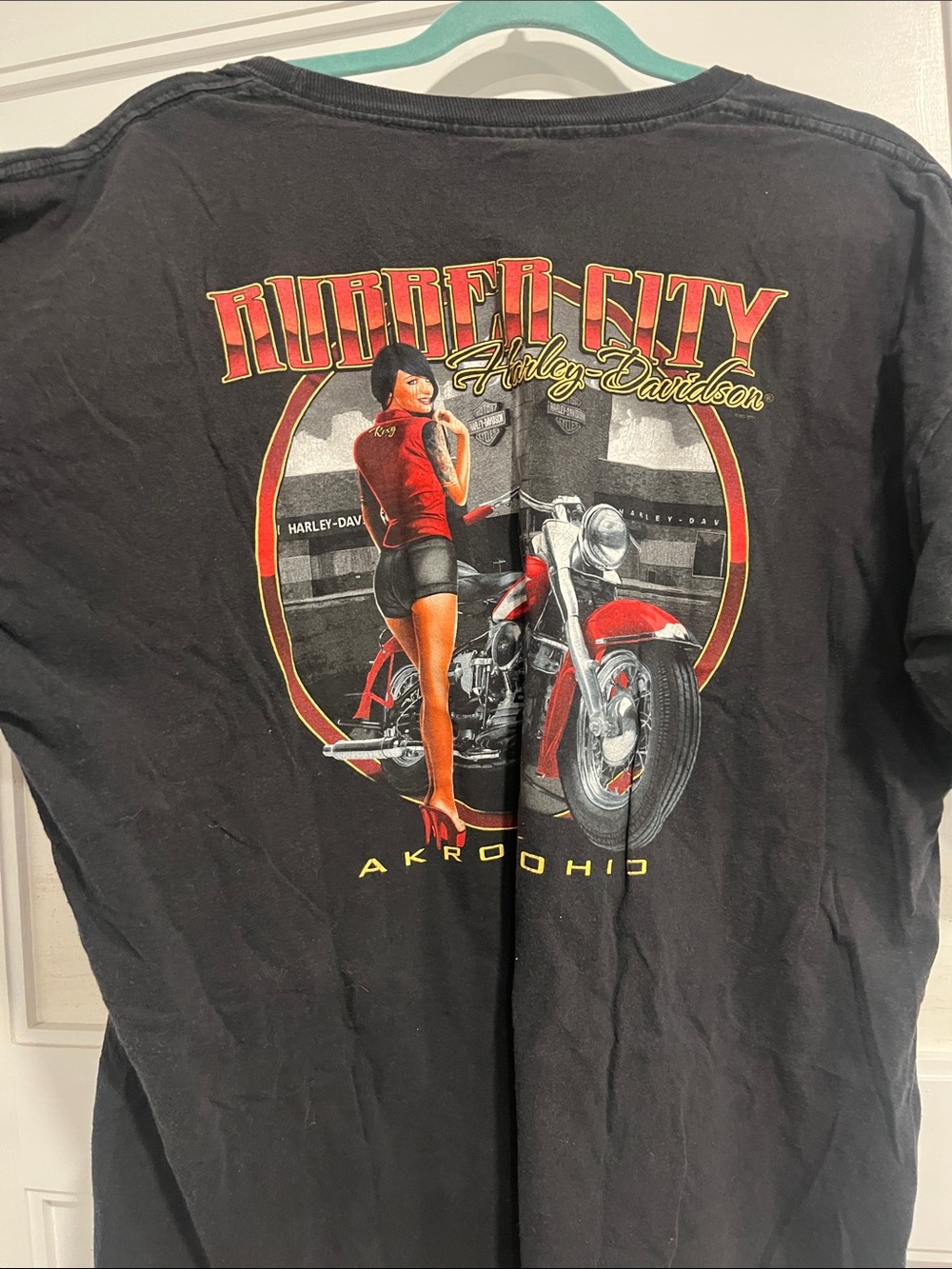 Harley-Davidson Black Tee with Orange & White Skull Wings Graphic - Picture 6 of 9